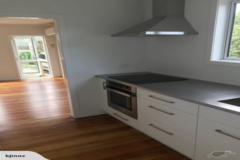 Photo of property in 2/74 Creswick Terrace, Northland, Wellington, 6012