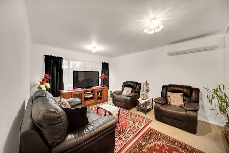 Photo of property in 19 Fairdale Avenue, Red Hill, Papakura, 2110