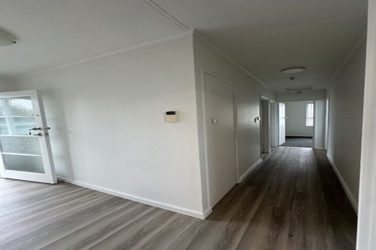 Photo of property in 8 Dennis Road, Papatoetoe, Auckland, 2025