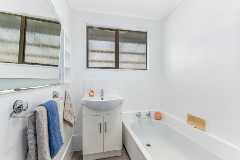 Photo of property in 7a Parkinson Close, Whitby, Porirua, 5024