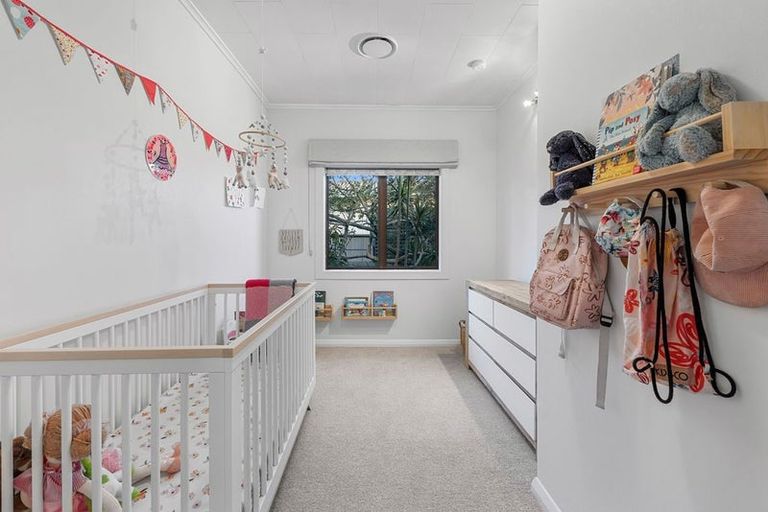 Photo of property in 22 Morrow Avenue, Bucklands Beach, Auckland, 2012