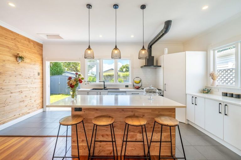 Photo of property in 24 Riddlers Crescent, Petone, Lower Hutt, 5012