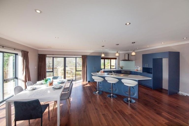 Photo of property in 20 Wantwood Grove, Churton Park, Wellington, 6037