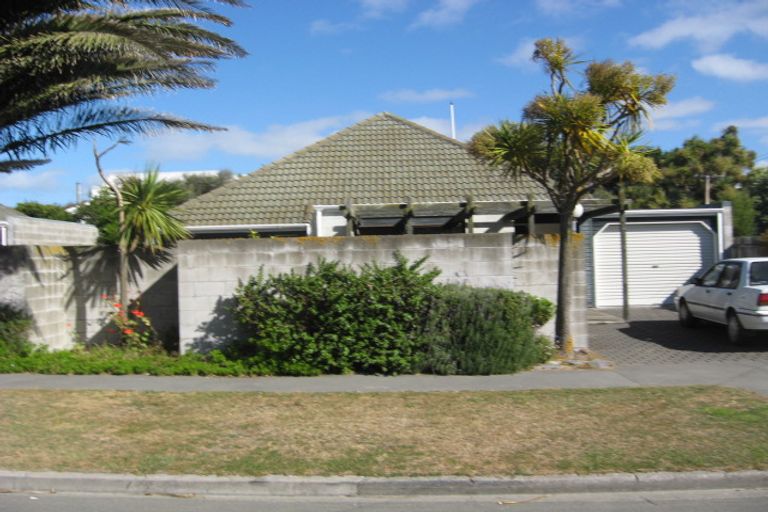 Photo of property in 18 Penguin Street, Southshore, Christchurch, 8062