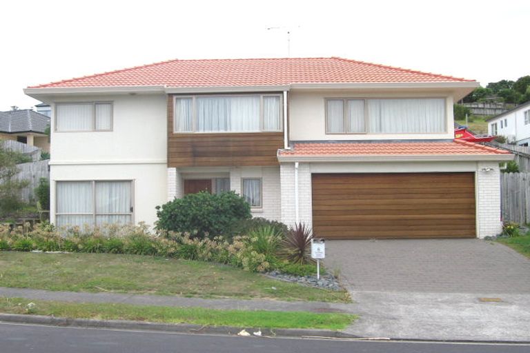 Photo of property in 8 Stephanie Close, Glenfield, Auckland, 0629