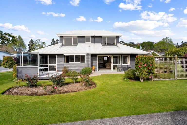 Photo of property in 104 Moana Anu Anu Avenue, Whangamata, 3620