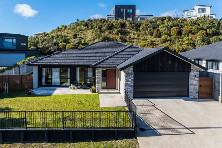 Photo of property in 24 Queen Charlotte Drive, Aotea, Porirua, 5024
