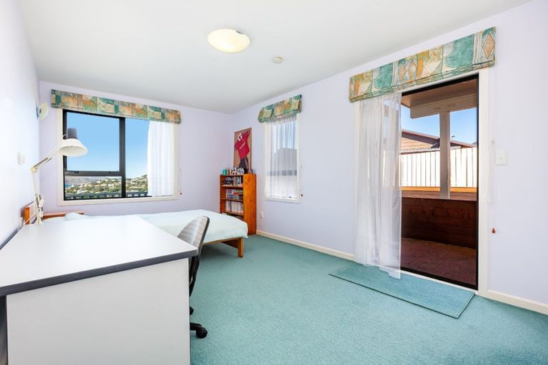 Photo of property in 6 Tamahine Street, Maupuia, Wellington, 6022