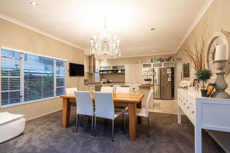 Photo of property in 5 Chateau Rise, Flat Bush, Auckland, 2016