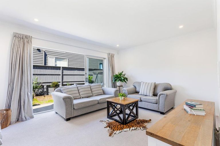 Photo of property in 7 Peihana Road, Hobsonville, Auckland, 0616