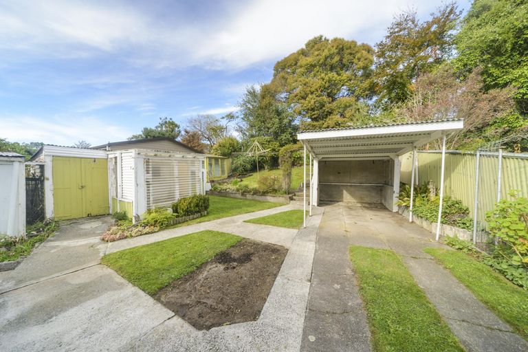 Photo of property in 6 Moheke Avenue, Roslyn, Palmerston North, 4414