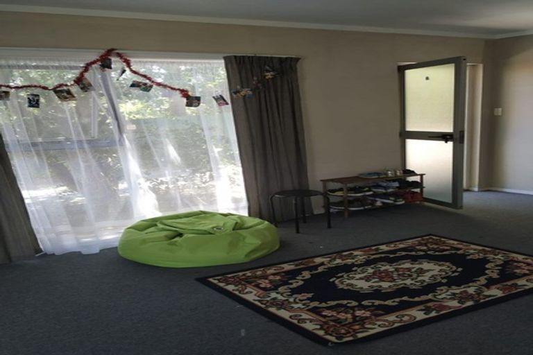 Photo of property in 1/83 Mcleod Road, Te Atatu South, Auckland, 0610