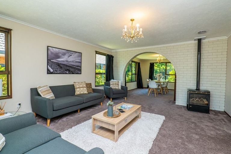 Photo of property in 12 Felstead Place, Avonhead, Christchurch, 8042