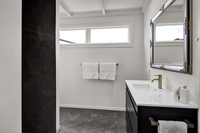 Photo of property in 56 Vogel Street, Hawera, 4610