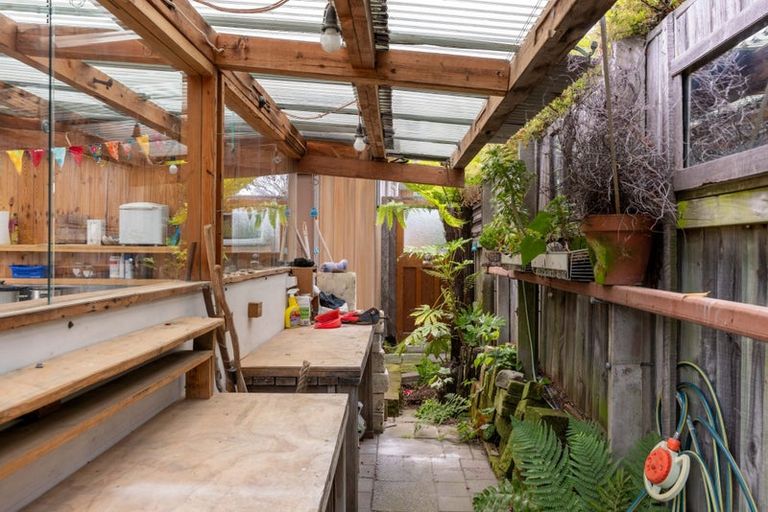 Photo of property in 31 Beachville Road, Redcliffs, Christchurch, 8081
