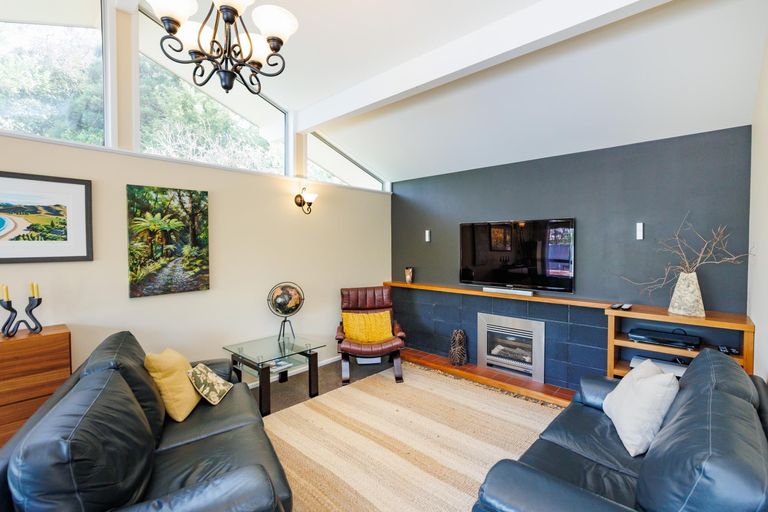 Photo of property in 56 Karina Terrace, Roslyn, Palmerston North, 4414