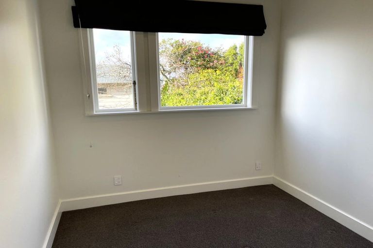 Photo of property in Newman Court Apartments, 2 Newman Terrace, Thorndon, Wellington, 6011
