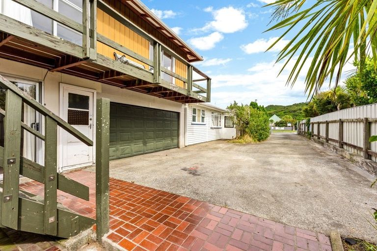 Photo of property in 150-a Dowse Drive, Maungaraki, Lower Hutt, 5010