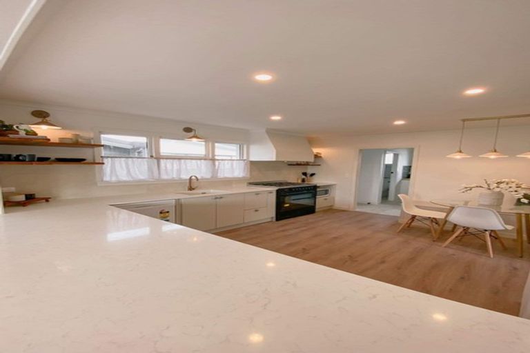 Photo of property in 98 Amyes Road, Hornby, Christchurch, 8042