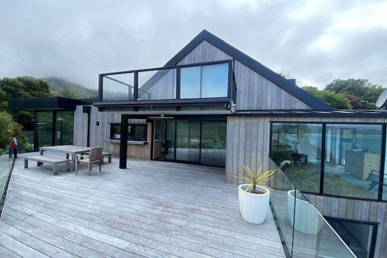 Photo of property in 19 Cass Bay Place, Cass Bay, Lyttelton, 8082