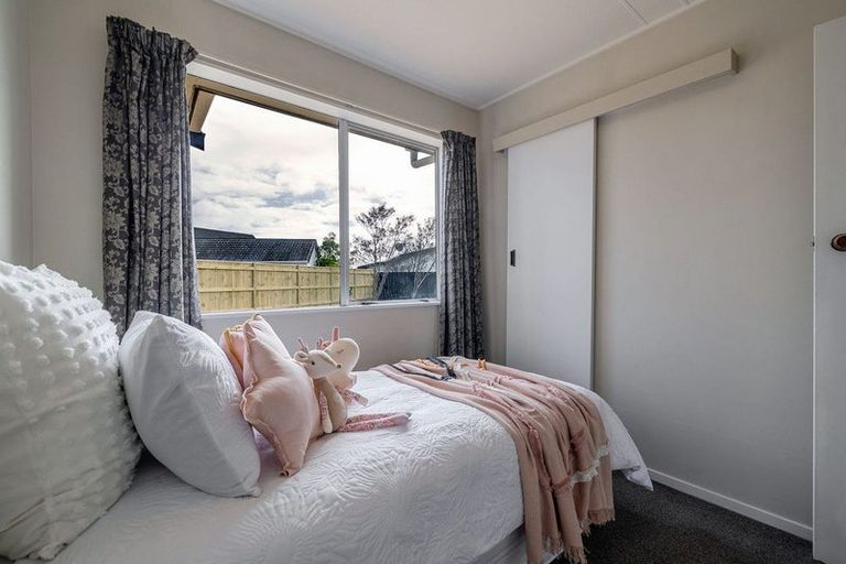 Photo of property in 49 Acacia Street, Kelvin Grove, Palmerston North, 4414