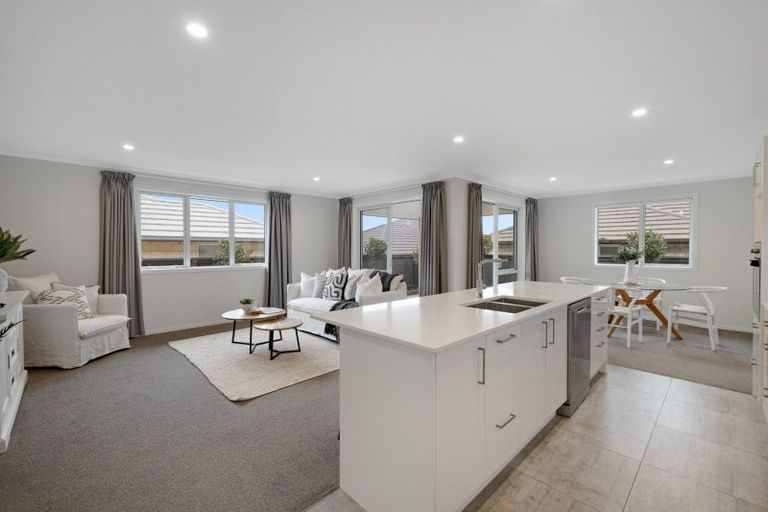 Photo of property in 34 Richardson Road, Omokoroa, 3114