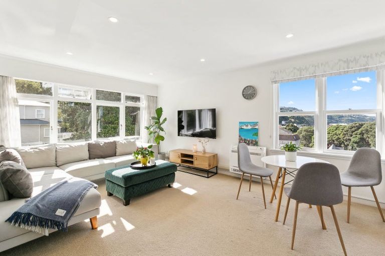 Photo of property in Newman Court Apartments, 2 Newman Terrace, Thorndon, Wellington, 6011