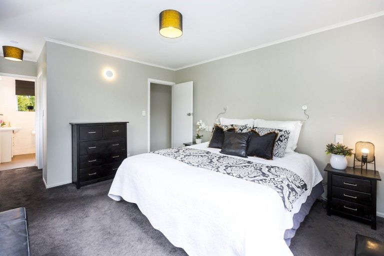 Photo of property in 21 Barton Road, Heretaunga, Upper Hutt, 5018