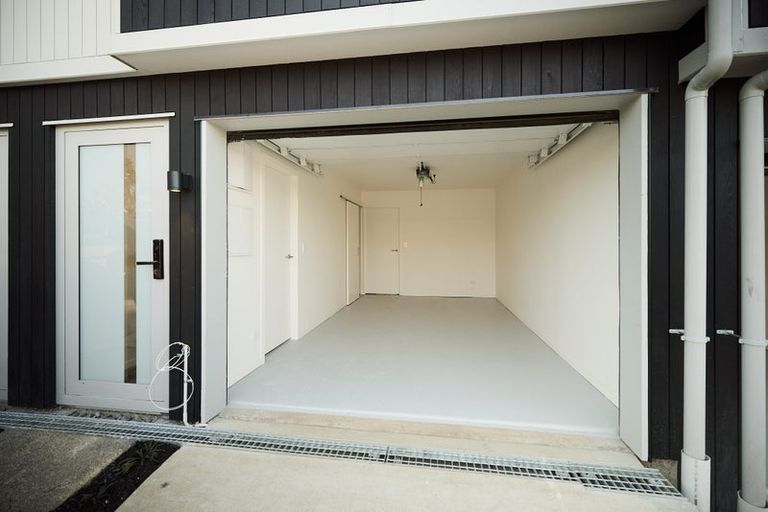 Photo of property in 14 Te Puketoka Lane, Mangere, 2022