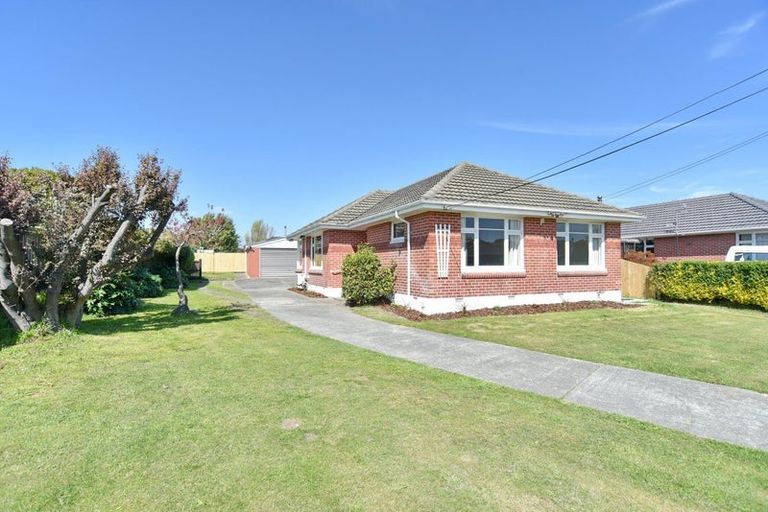 Photo of property in 28 Wimborne Crescent, Aranui, Christchurch, 8061