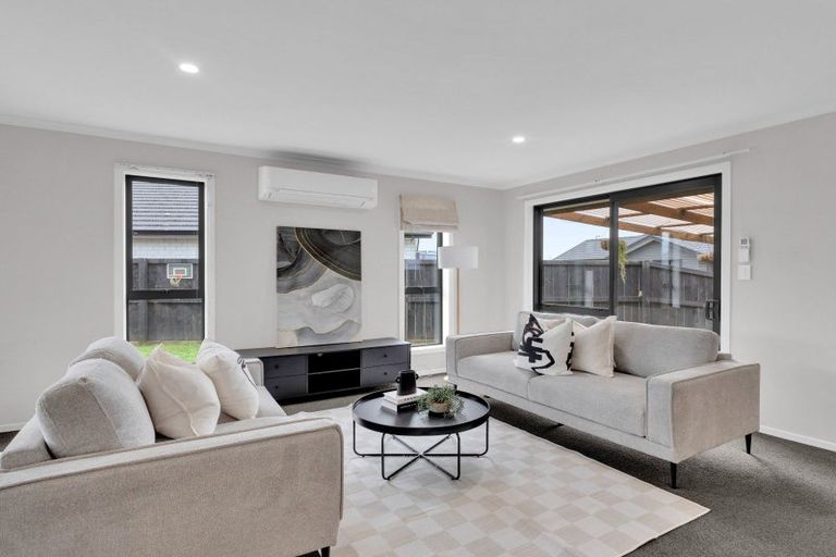 Photo of property in 15 Faber Place, Rototuna North, Hamilton, 3210