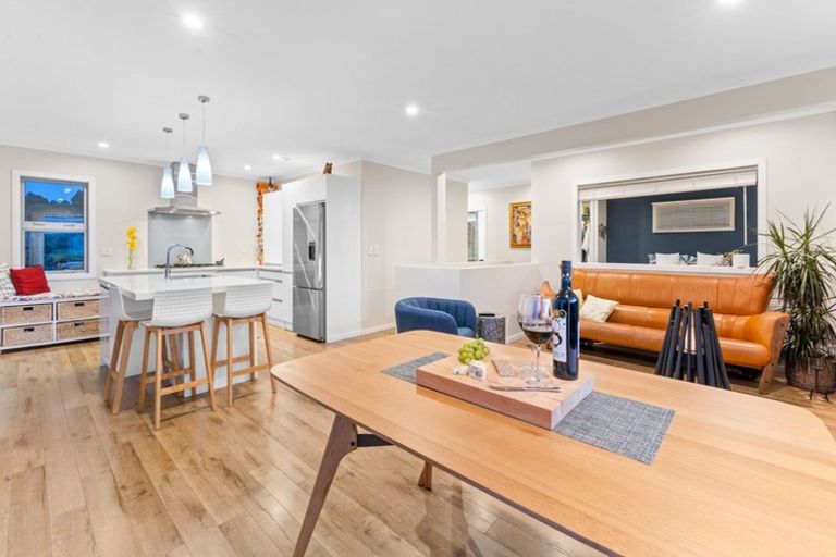 Photo of property in 2/17 Moffat Road, Red Beach, 0932