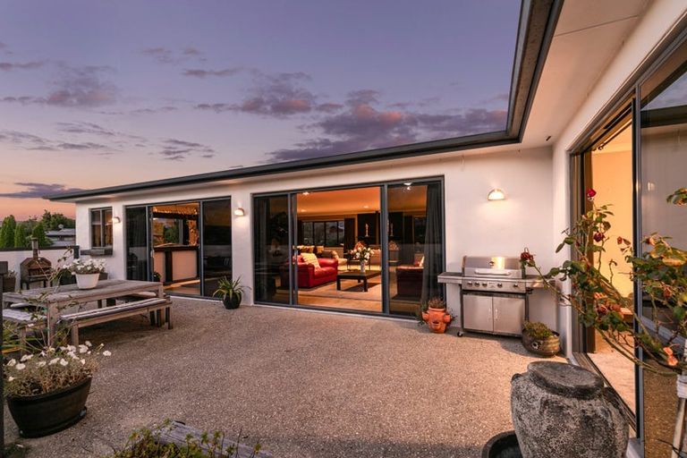 Photo of property in 6 Ryalls Way, Lake Hawea, Wanaka, 9382