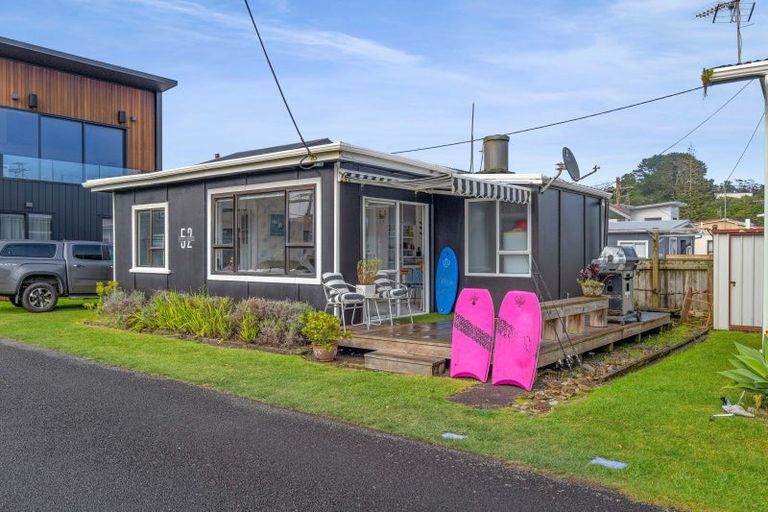 Photo of property in 52 Fifth Avenue, Urenui, 4377