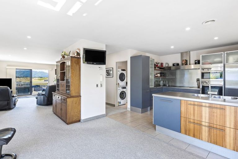 Photo of property in 379 Kapiti Road, Paraparaumu Beach, Paraparaumu, 5032