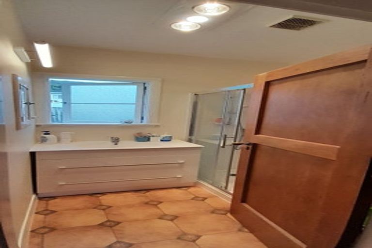 Photo of property in 16 Saint Albans Avenue, Karori, Wellington, 6012