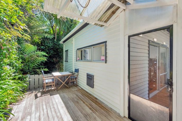 Photo of property in 1/43 Glamorgan Drive, Torbay, Auckland, 0630