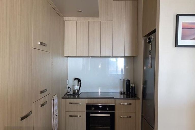 Photo of property in 1/43 Castor Bay Road, Castor Bay, Auckland, 0620