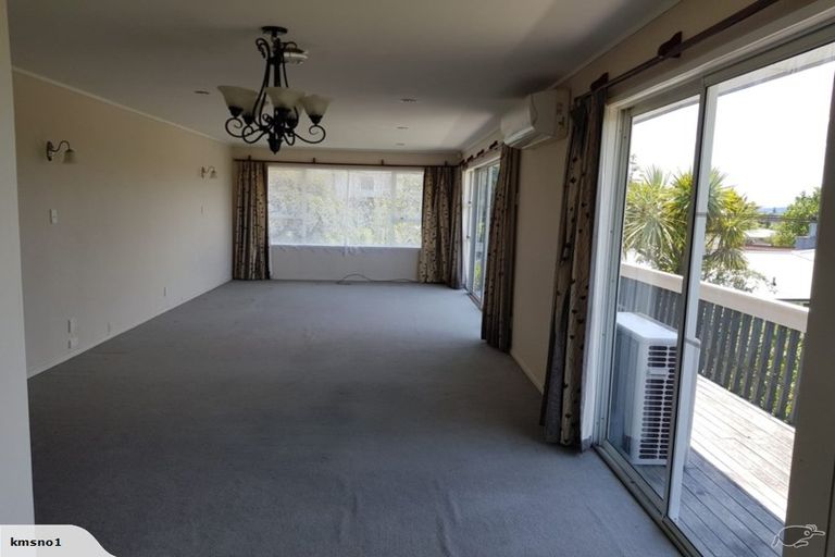 Photo of property in 22 Hartley Terrace, Massey, Auckland, 0614
