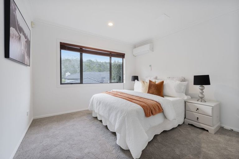 Photo of property in 54 Sapperton Drive, Henderson, Auckland, 0612