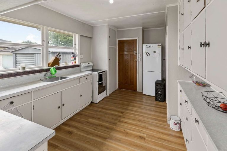 Photo of property in 18 Clyde Street, Levin, 5510