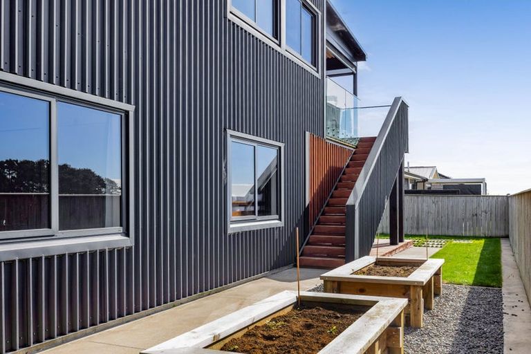 Photo of property in 6 Hawetaone Street, Bell Block, New Plymouth, 4312