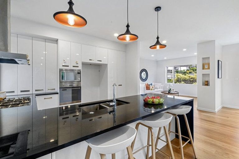 Photo of property in 487a East Coast Road, Murrays Bay, Auckland, 0630