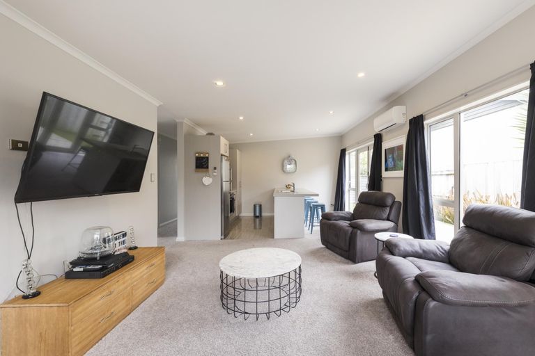 Photo of property in 6a Chelwood Street, Takaro, Palmerston North, 4412