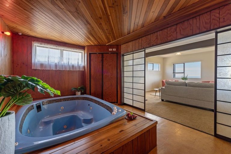 Photo of property in 44 Tireti Road, Titahi Bay, Porirua, 5022