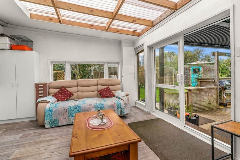 Photo of property in 10 Franklin Road, Paparoa, 0571