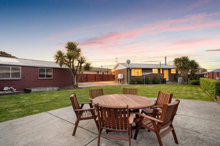 Photo of property in 88 Farquhars Road, Redwood, Christchurch, 8051