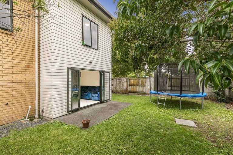 Photo of property in 56 Verdale Circle, Glen Eden, Auckland, 0602