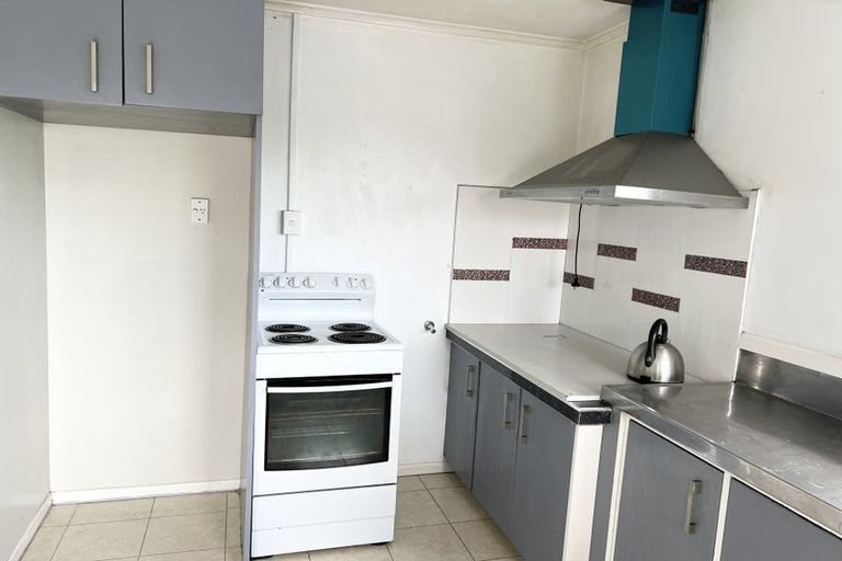 Photo of property in 3179 Great North Road, New Lynn, Auckland, 0600