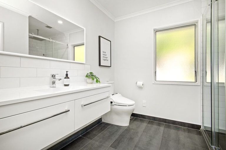 Photo of property in 125 Woodman Drive, Tawa, Wellington, 5028